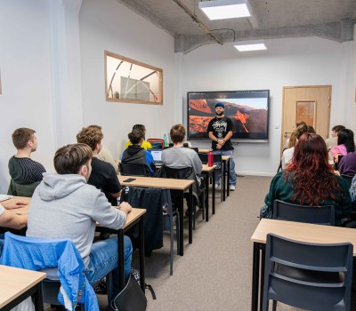 studio-m-strasbourg-cours-audiovisuel-classe-etudiants