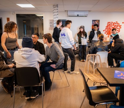 vie-etudiante-campus-studio-m-nice-espace-collaboration