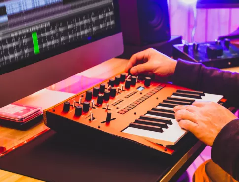 bachelor-sound-designer