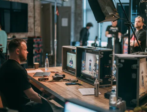 Du-scénario-à-la-post-production-ce-qu-on-apprend-vraiment-en-ecole-de-cinema
