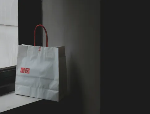 Le retour en force du design minimaliste dans les grandes marques