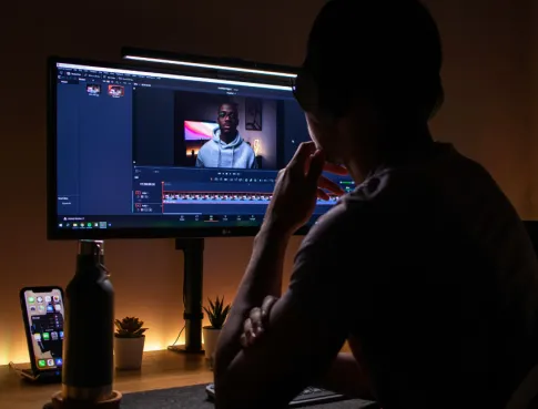 YouTube, le bac &agrave; sable de la formation de monteur