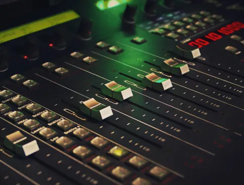 Cr&eacute;er librement dans le son : une comp&eacute;tence qui se construit avec une formation solide