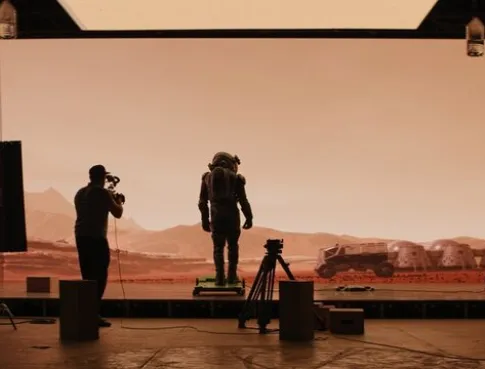 La production virtuelle devient la norme sur les plateaux  