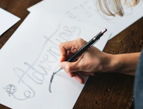 Anti-slop, identit&eacute;s visuelles, typographie expressive : Au c&oelig;ur des tendances 2026