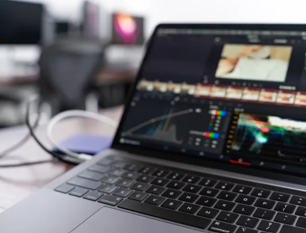 Les-plateformes-réseaux-sociaux-exigent-des-vidéos-plus-courtes-et-plus-rythmées