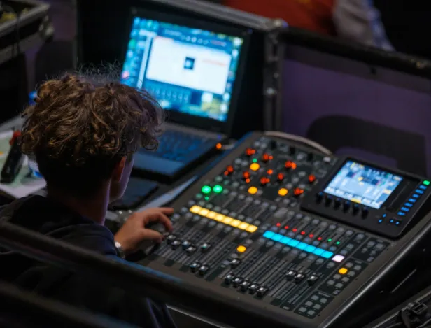 bachelor-sound-designer-studio-enregistrement-console-mixage-nantes